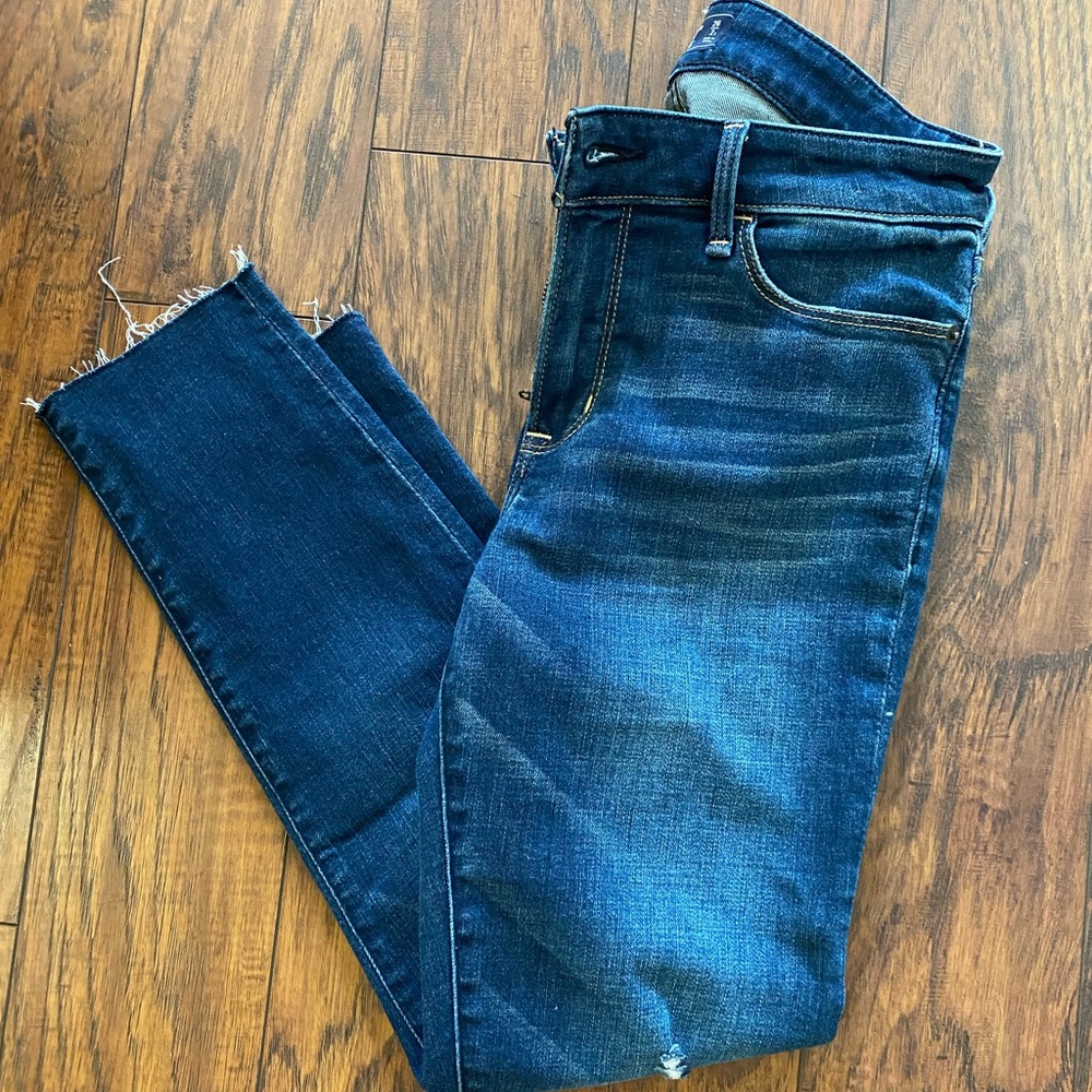 Abercrombie low rise skinny jeans distressed
